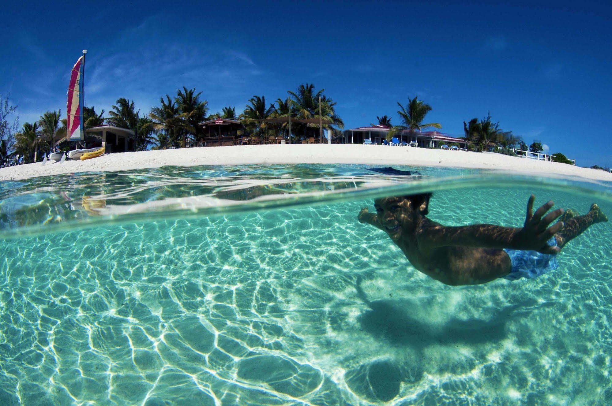 Bohio Dive Resort Cockburn Town ภายนอก รูปภาพ